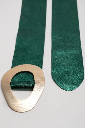 Cintura in crosta di pelle verde metallizzato con grande fibbia dorata