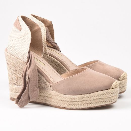 Alpargata Con Cuña Bergi Taupe marca Corina REF M4298