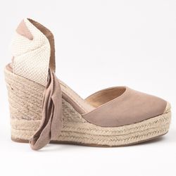 Alpargata Con Cuña Bergi Taupe marca Corina REF M4298