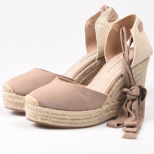 Alpargata Con Cuña Bergi Taupe marca Corina REF M4298