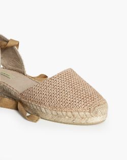 Espadrillas all'uncinetto color cammello marca Corina RIF. M5422