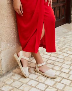 Alpargata De Esparto Con Bordado Beige