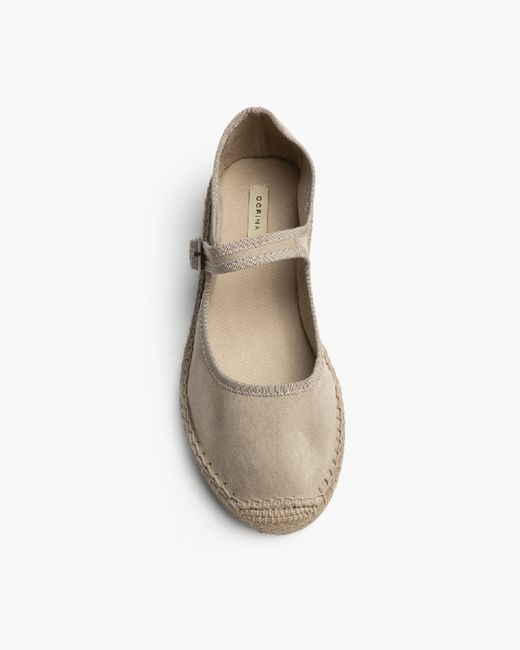 Sapatilhas de bailarina com sola em juta bege e fivela  Marca Corina REF. M6360