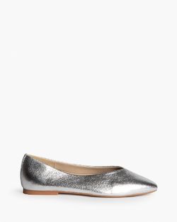 Sapatilha Mary Jean prateada da marca Corina, referência M6105.