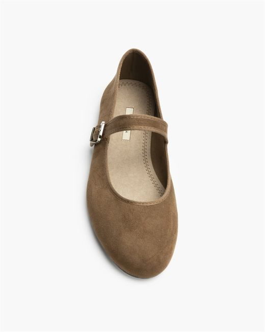 Bailarina Plana con Hebilla Camel marca Corina REF. M6570