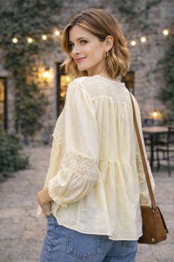 Camicetta gialla ricamata