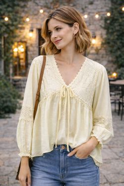 Camicetta gialla ricamata