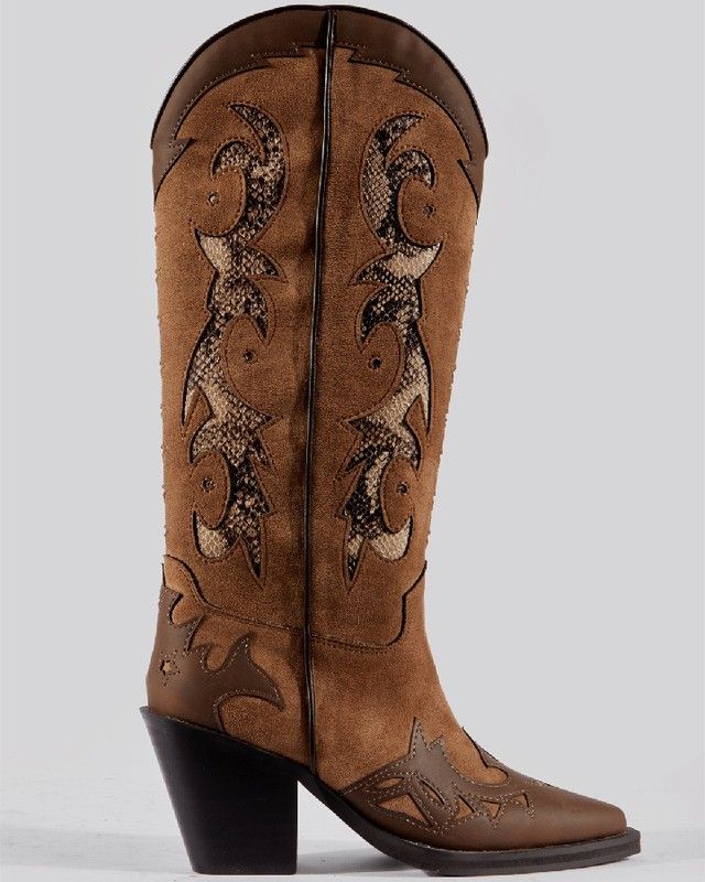 Bota Campera Camel marca Corina M3793