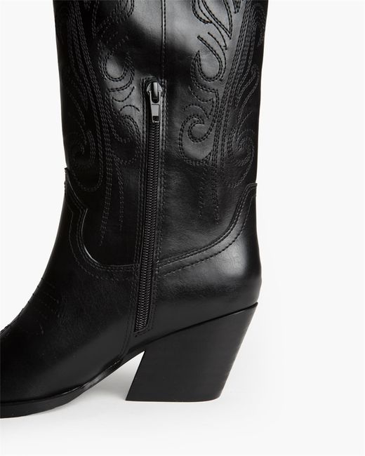 Bota Cowboy Alta con Bordado Negro marca Corina REF. M6761