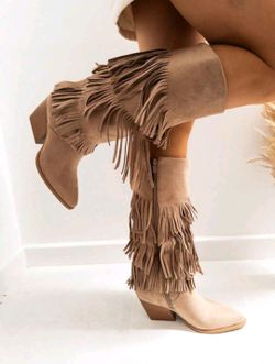 Bota de cowboy com franjas