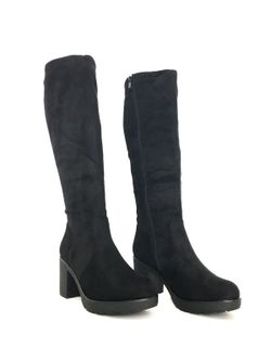 Botas altas de mulher com salto preto