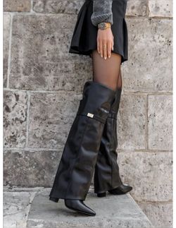 Botas Altas Negras Estilo Penélope