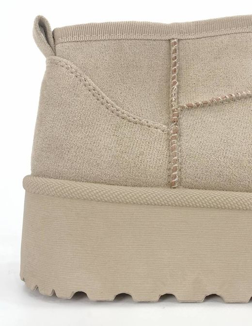 Bota cano baixo forrada com plataforma cinza