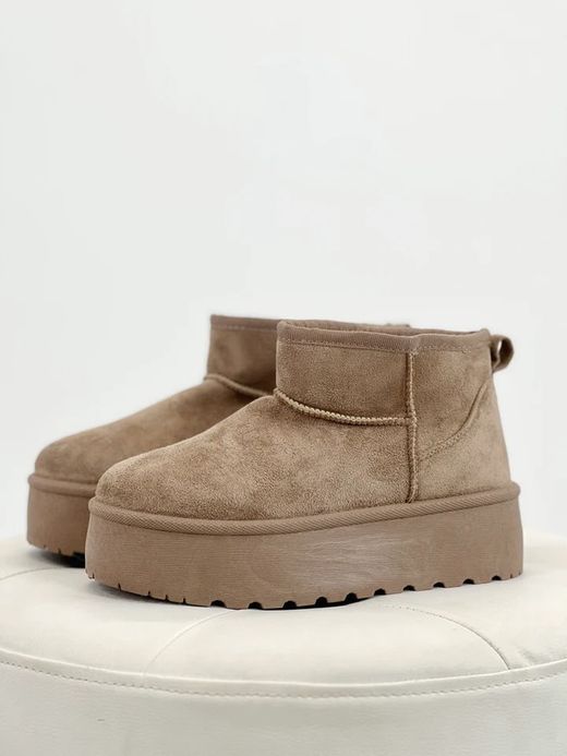 Bota cano baixo forrada com plataforma cinza