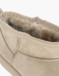 Bota cano baixo forrada com plataforma cinza