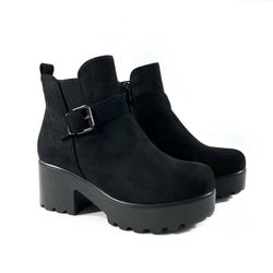 Botín Batu Negro Con Tacón Ancho