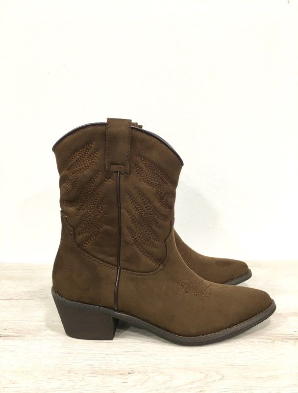 Botín Campero Marrón marca Corina REF 2790 — Zapatos Calzados Germans