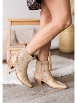 Botín Campero Primavera Verano Camel marca Corina REF. M3018