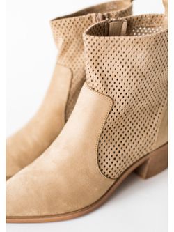 Botín Campero Primavera Verano Camel marca Corina REF. M3018