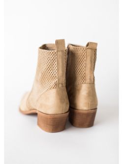 Botín Campero Primavera Verano Camel marca Corina REF. M3018