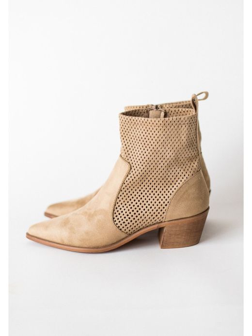 Botín Campero Primavera Verano Camel marca Corina REF. M3018