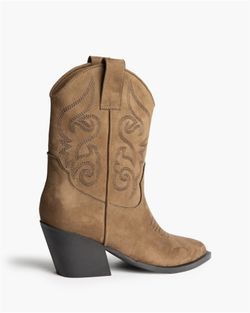 Botín Cowboy Camel con Bordado marca Corina REF. M6760