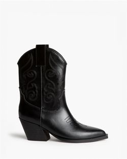 Botín Cowboy Negro con Bordado marca Corina REF. M6760
