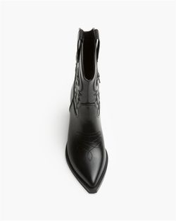Botín Cowboy Negro con Bordado marca Corina REF. M6760