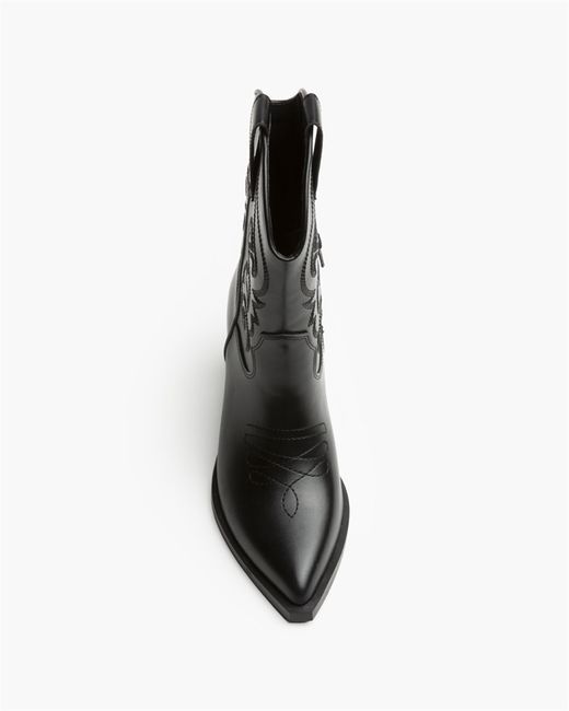 Botín Cowboy Negro con Bordado marca Corina REF. M6760