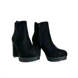 Elena Bota de Salto Alto Preto