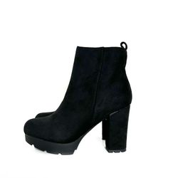 Elena Bota de Salto Alto Preto