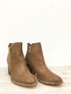 Botín Eva Camel marca Corina REF 2871
