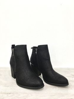 Botín Eva Negro marca Corina REF 2871