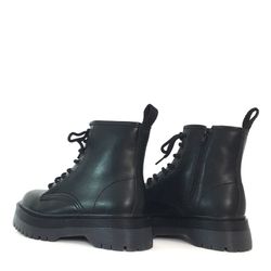 Botín Militar Con Plataforma Negro marca Corina REF M1755A