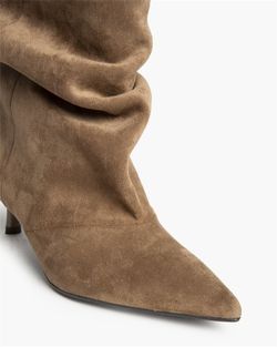 Botín Tacón Fino Camel marca Corina REF. M6880