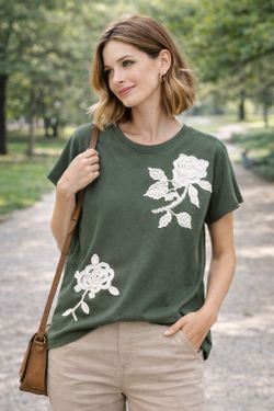 Maglietta floreale verde oliva