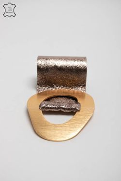 Ceinture Fendue Champagne Métallisée Avec Grande Boucle Dorée