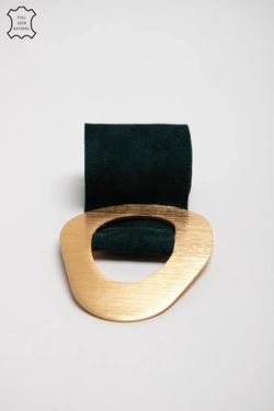 Ceinture Turquoise En Cuir Fendu Avec Grande Boucle Dorée