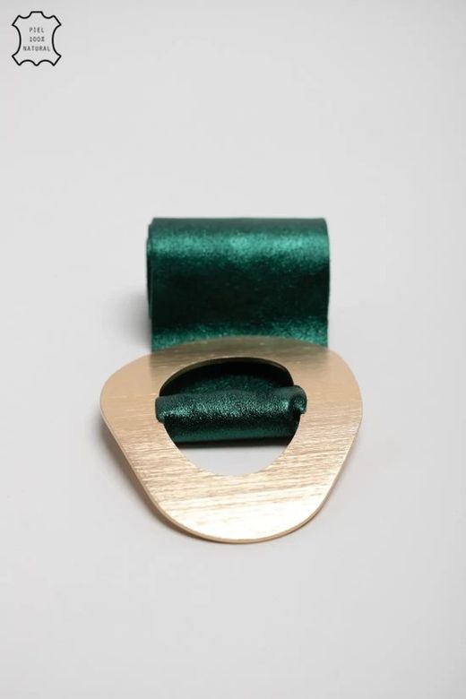 Ceinture En Cuir Croute Vert Métallisé Avec Grande Boucle Dorée