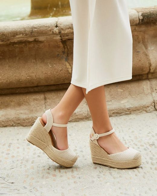 Zeppa alta in sparto effetto uncinetto beige