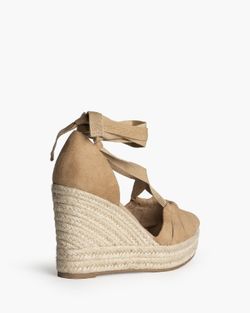 Sandália de areia cor camel, marca Corina, REF M6342