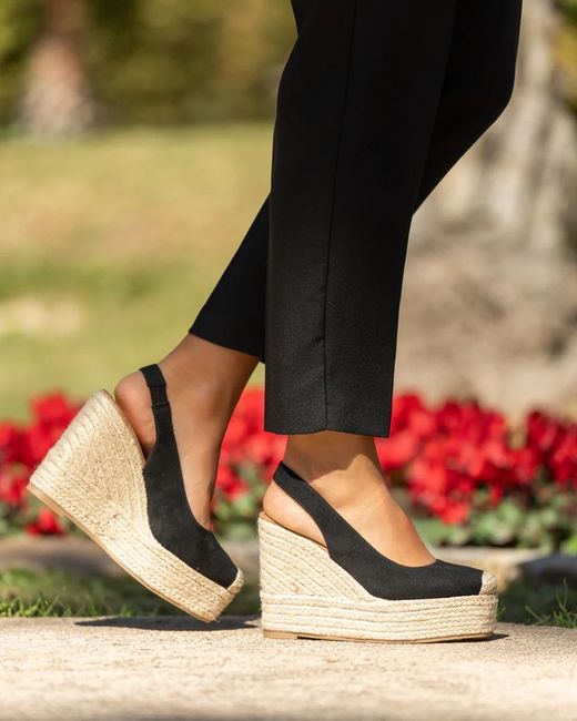 Zeppa nera in sparto senza schienale