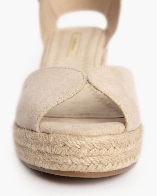 Cuña Iris Baja Abierta Natural Marca Corina REF M4365