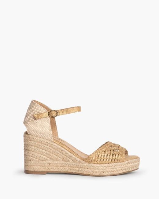 Esparteña Con Cuña Abierta Oro marca Corina REF M4366