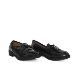 Mocassim feminino com franjas de couro envernizado Preto
