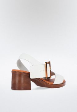 Sandale chic et décontractée à boucle, blanche