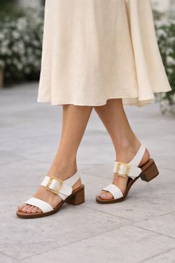Sandale chic et décontractée à boucle, blanche