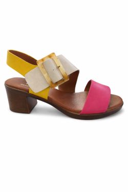Elegante sandalo casual con fibbia rosa