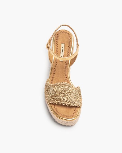 Sandália Cunha Dourada marca Corina REF M4341