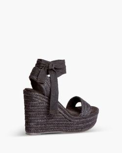 Sandalo con zeppa Pelin nero marca Corina RIF M4336